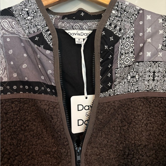 DAVI & DANI Sherpa Like and Bandanna Print Zip Up Sweater NWT - Picture 3 of 3